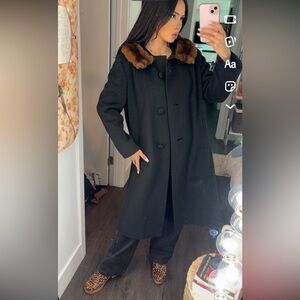 Vntg Michel Daniel Elegant Black Coat with Fur Collar